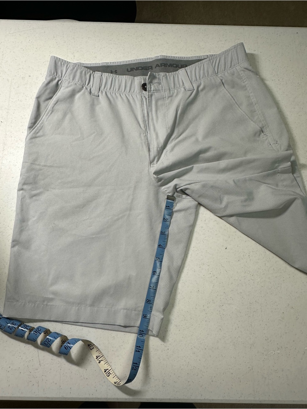 Under Armour Men’s Light Gray Athletic Hybrid Shorts